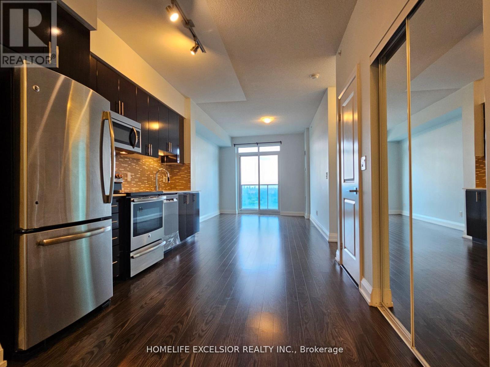 2027 - 7161 Yonge Street, Markham, Ontario  L3T 0C8 - Photo 9 - N12889958