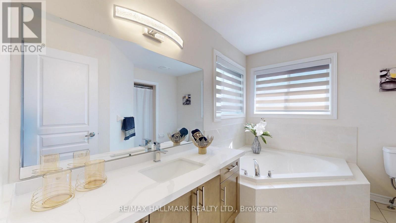 22 Bostock Drive, Georgina, Ontario  L4P 0C2 - Photo 21 - N12889964