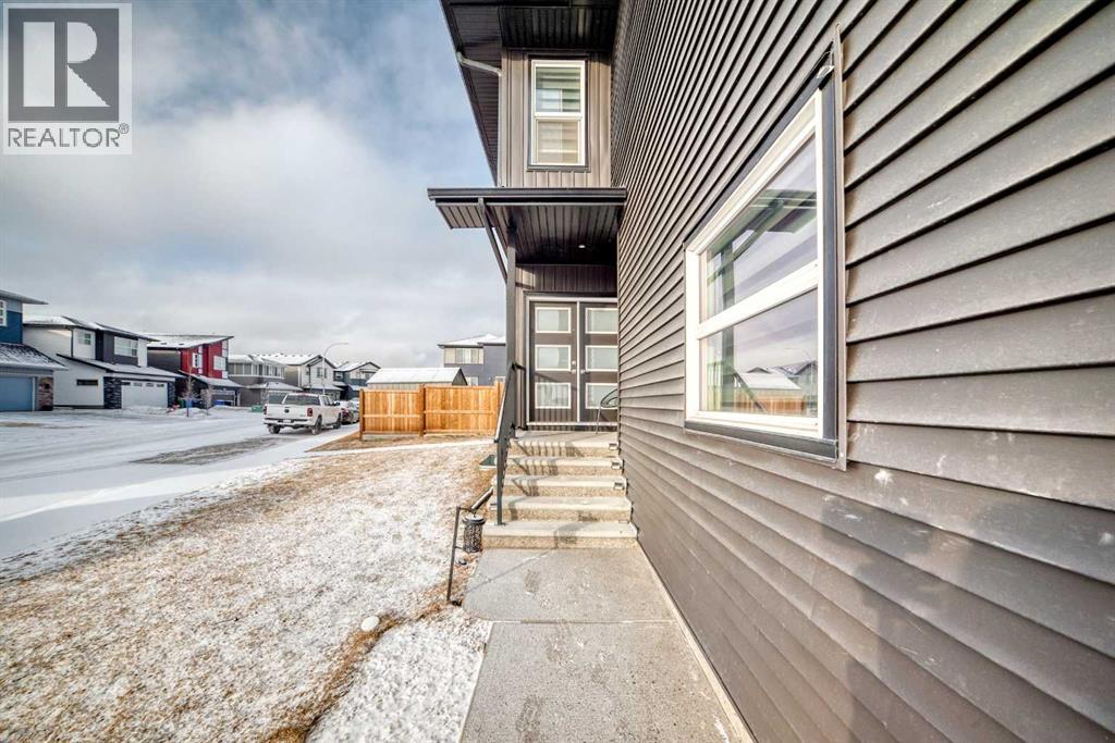 6 Corner Meadows Grove Ne, Calgary, Alberta  T3N 2C2 - Photo 3 - A2282399
