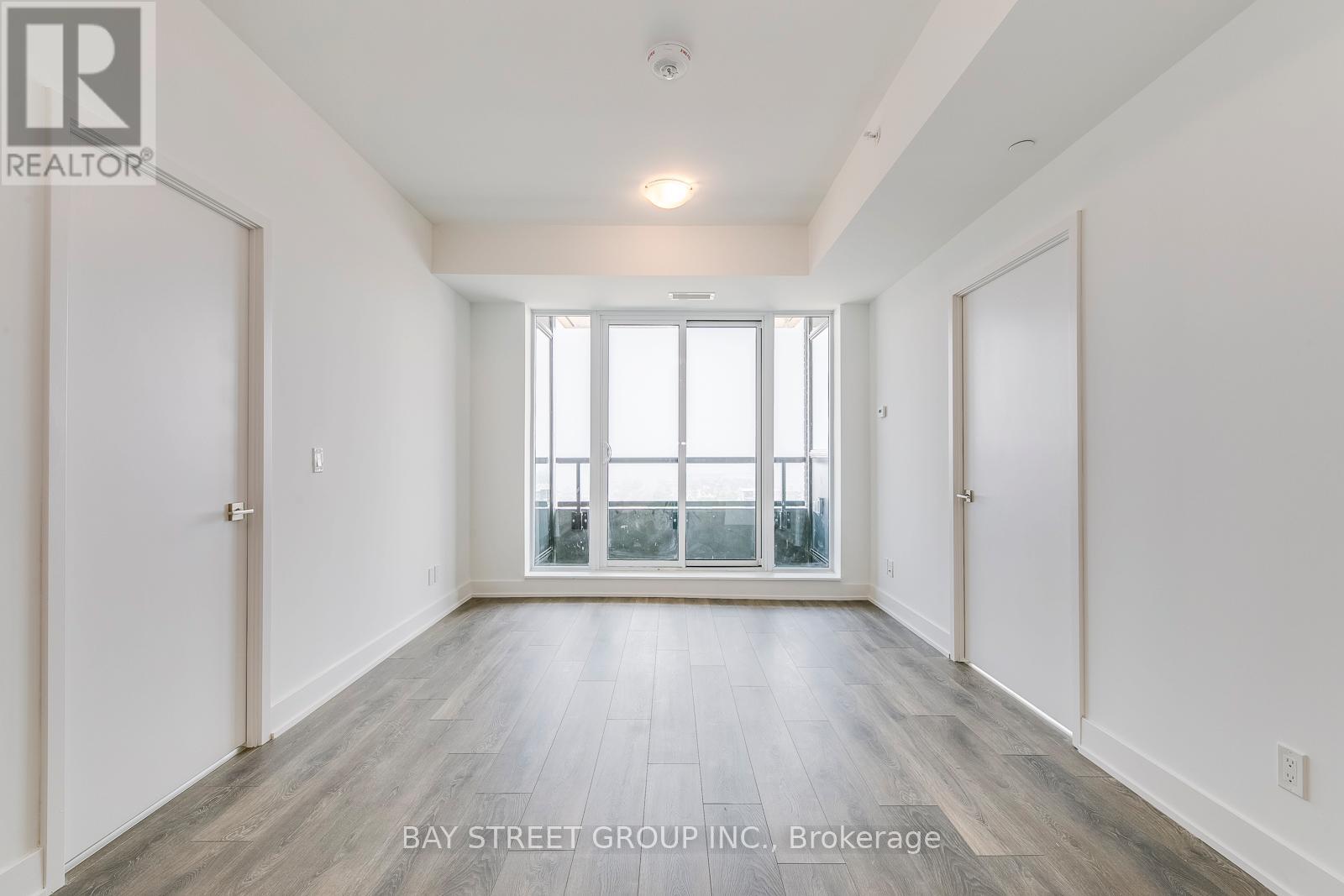 1910 - 297 Oak Walk Drive, Oakville, Ontario  L6H 3R6 - Photo 12 - W12889952