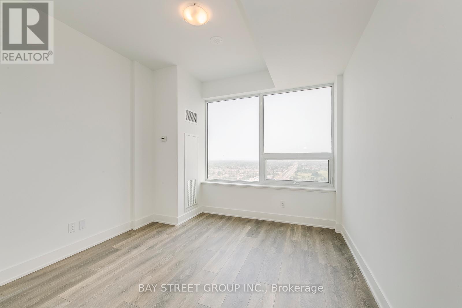 1910 - 297 Oak Walk Drive, Oakville, Ontario  L6H 3R6 - Photo 16 - W12889952