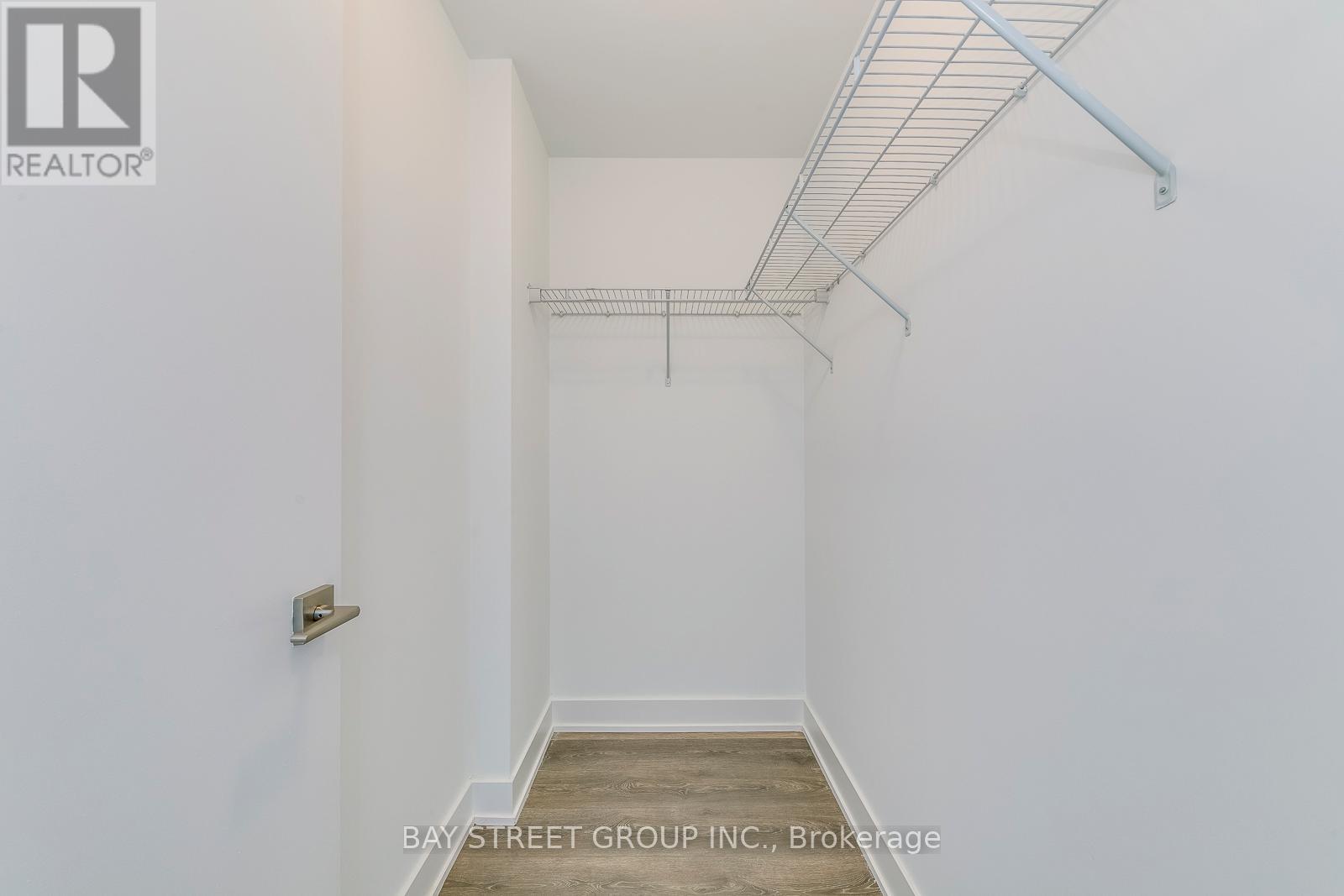 1910 - 297 Oak Walk Drive, Oakville, Ontario  L6H 3R6 - Photo 19 - W12889952