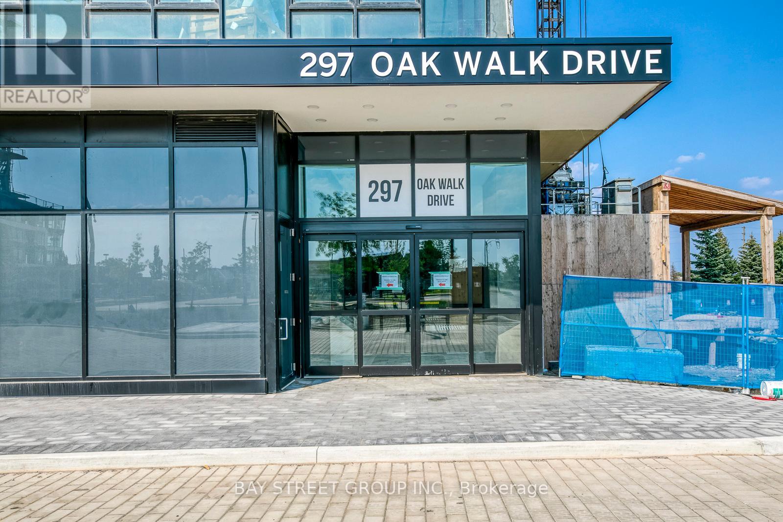 1910 - 297 Oak Walk Drive, Oakville, Ontario  L6H 3R6 - Photo 2 - W12889952