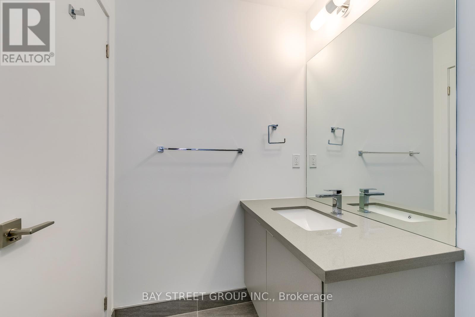 1910 - 297 Oak Walk Drive, Oakville, Ontario  L6H 3R6 - Photo 21 - W12889952