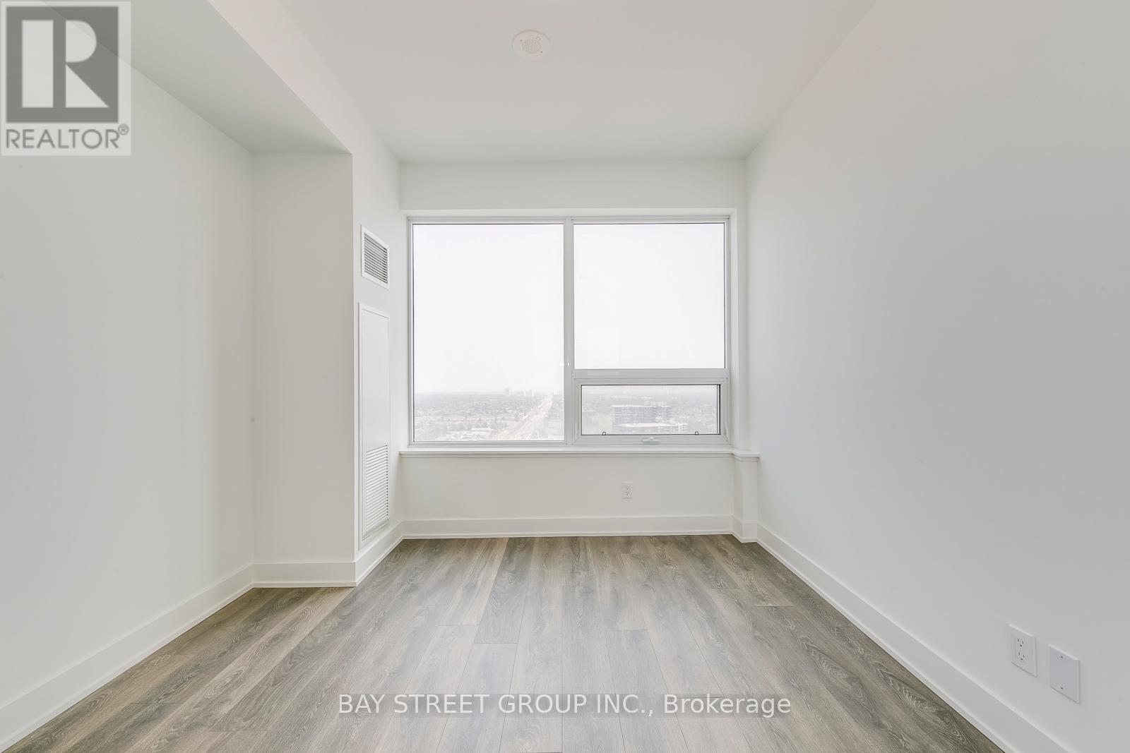 1910 - 297 Oak Walk Drive, Oakville, Ontario  L6H 3R6 - Photo 23 - W12889952