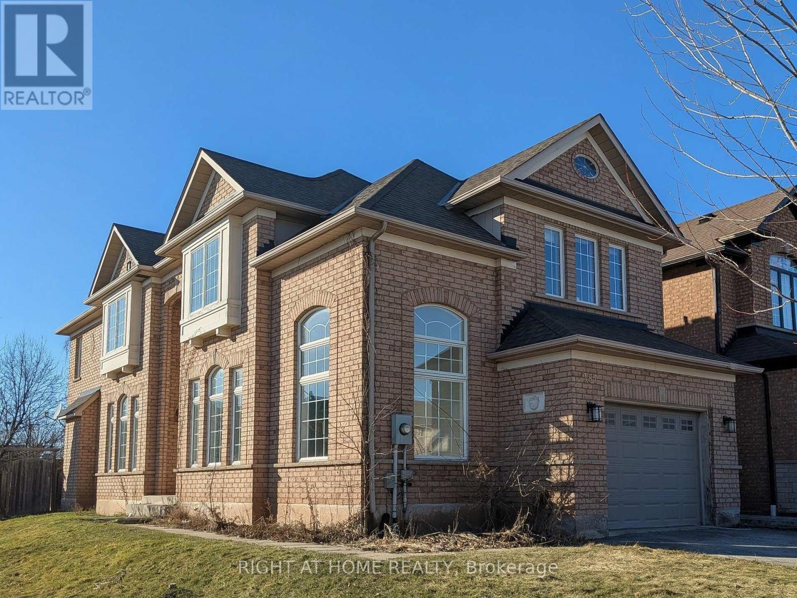 387 GROVEHILL ROAD, Oakville, Ontario