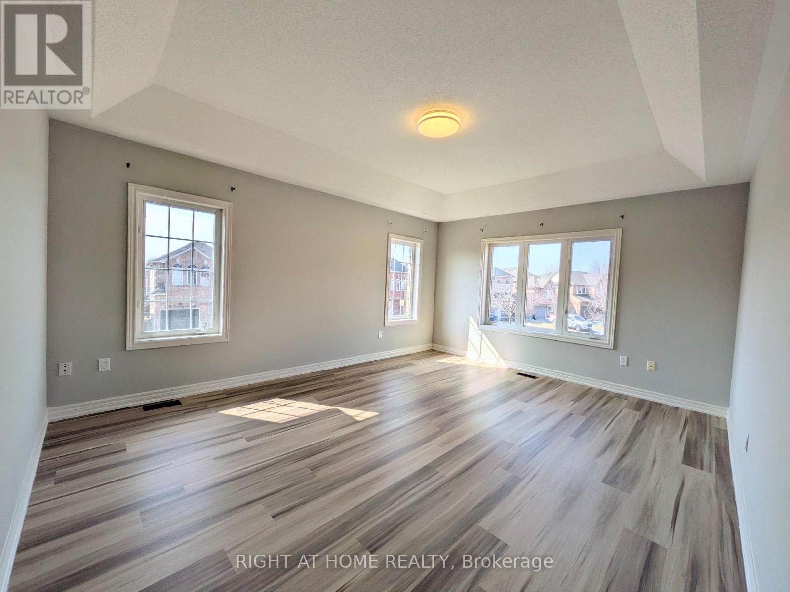 387 Grovehill Road, Oakville, Ontario  L6H 6P3 - Photo 13 - W12889966