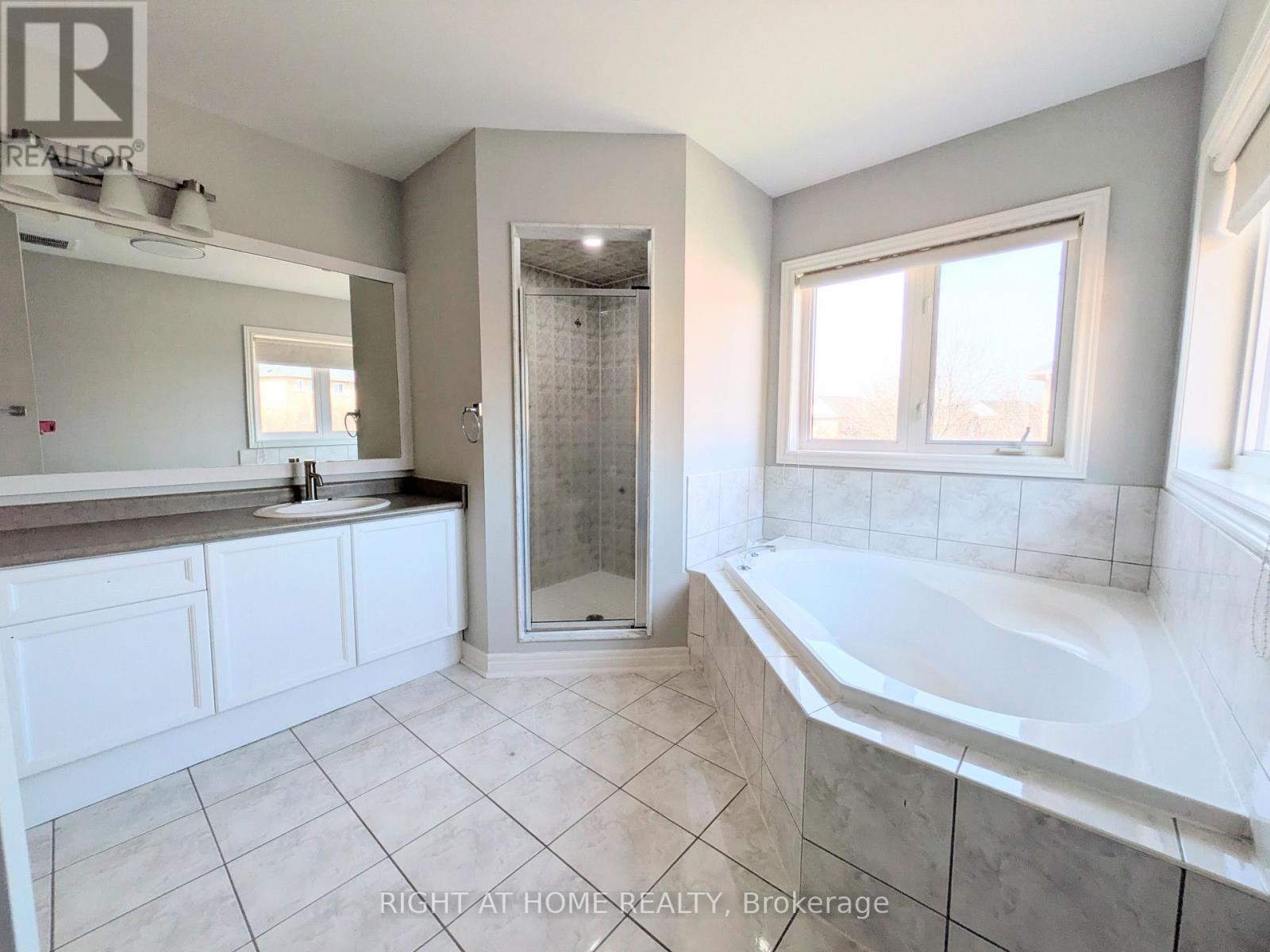 387 Grovehill Road, Oakville, Ontario  L6H 6P3 - Photo 14 - W12889966