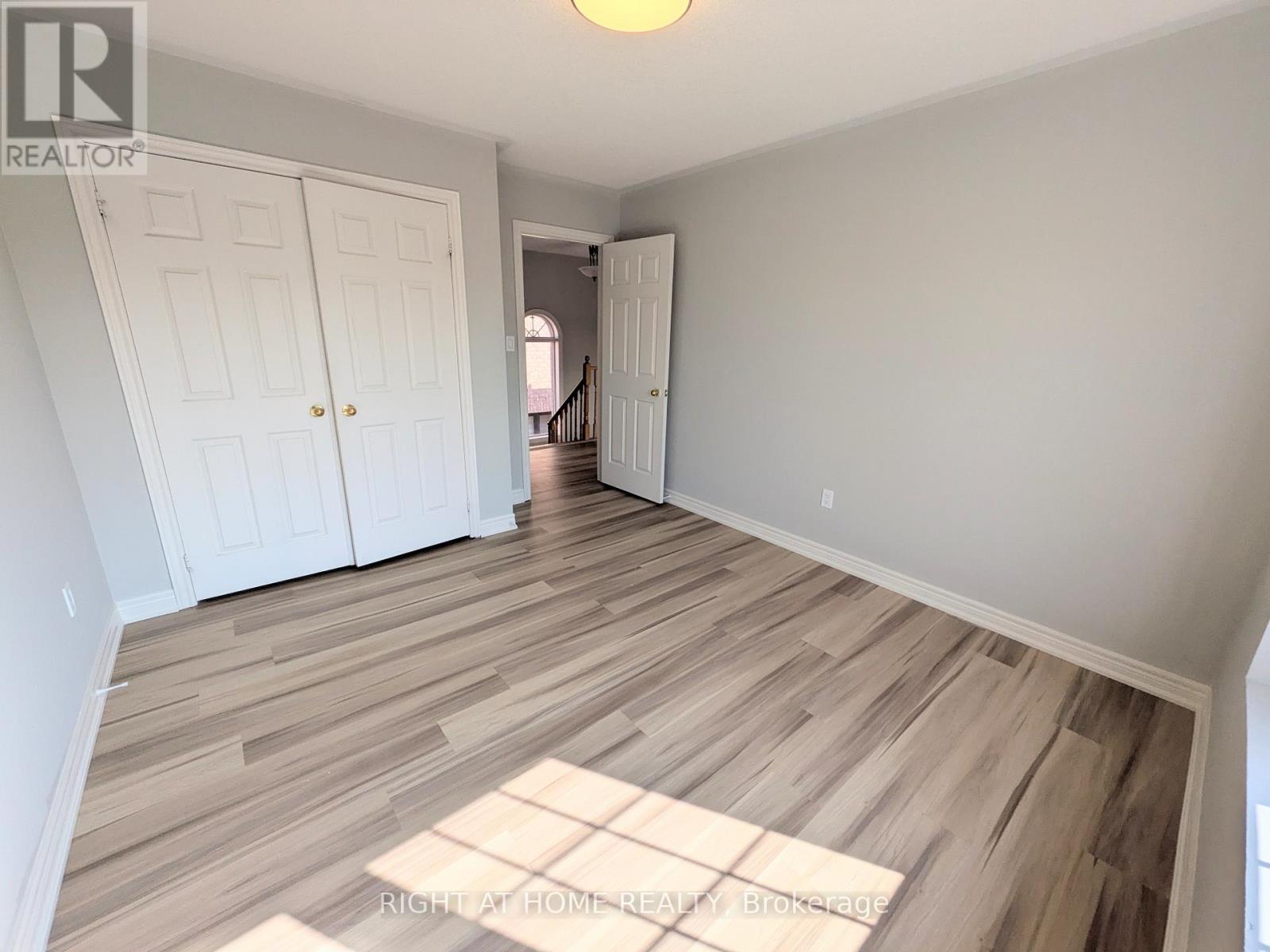 387 Grovehill Road, Oakville, Ontario  L6H 6P3 - Photo 16 - W12889966