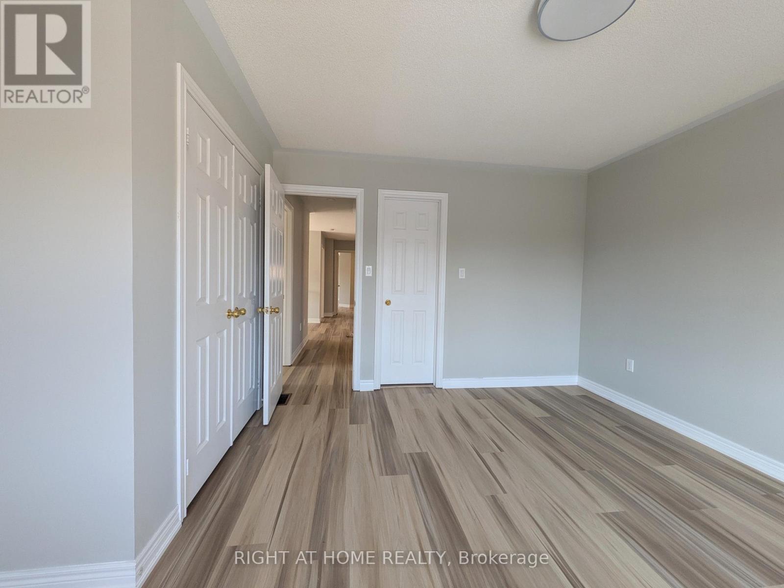 387 Grovehill Road, Oakville, Ontario  L6H 6P3 - Photo 17 - W12889966