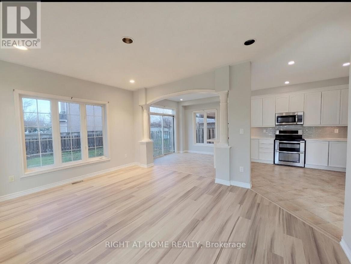 387 Grovehill Road, Oakville, Ontario  L6H 6P3 - Photo 9 - W12889966