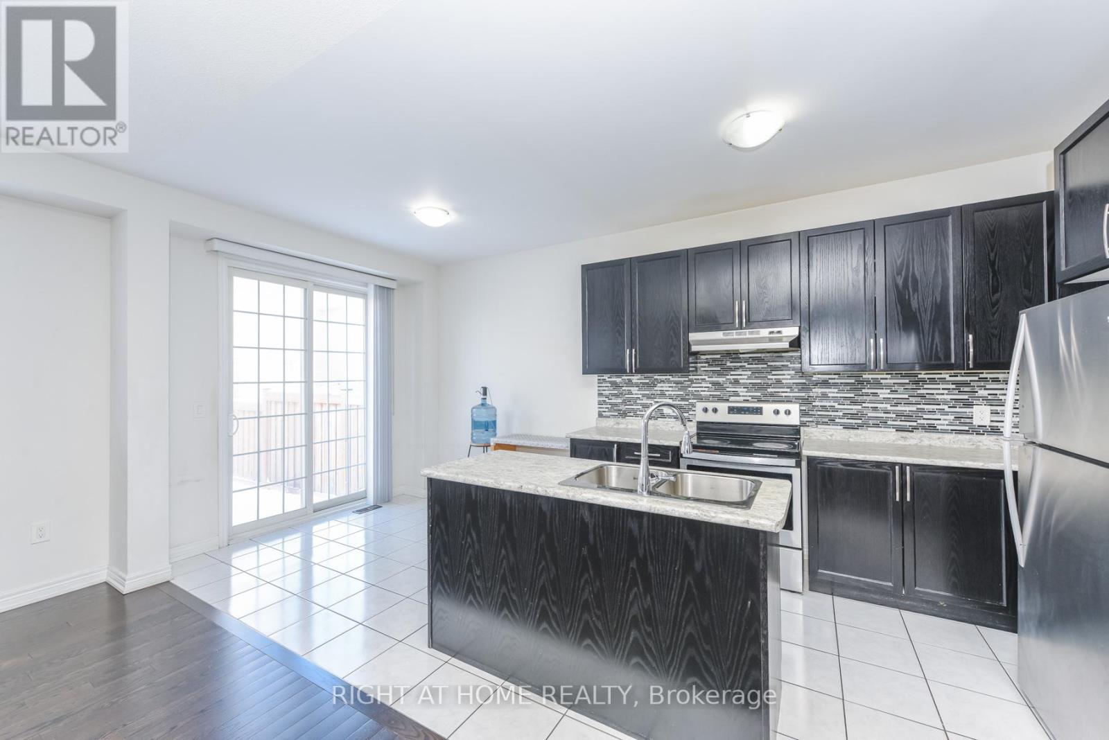 36 Spokanne Street, Brampton, Ontario  L6R 4A2 - Photo 14 - W12889974