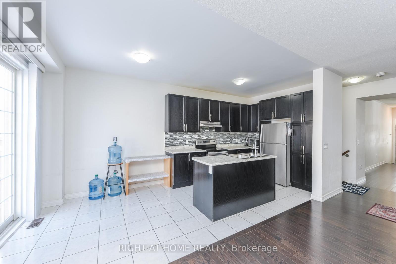 36 Spokanne Street, Brampton, Ontario  L6R 4A2 - Photo 18 - W12889974