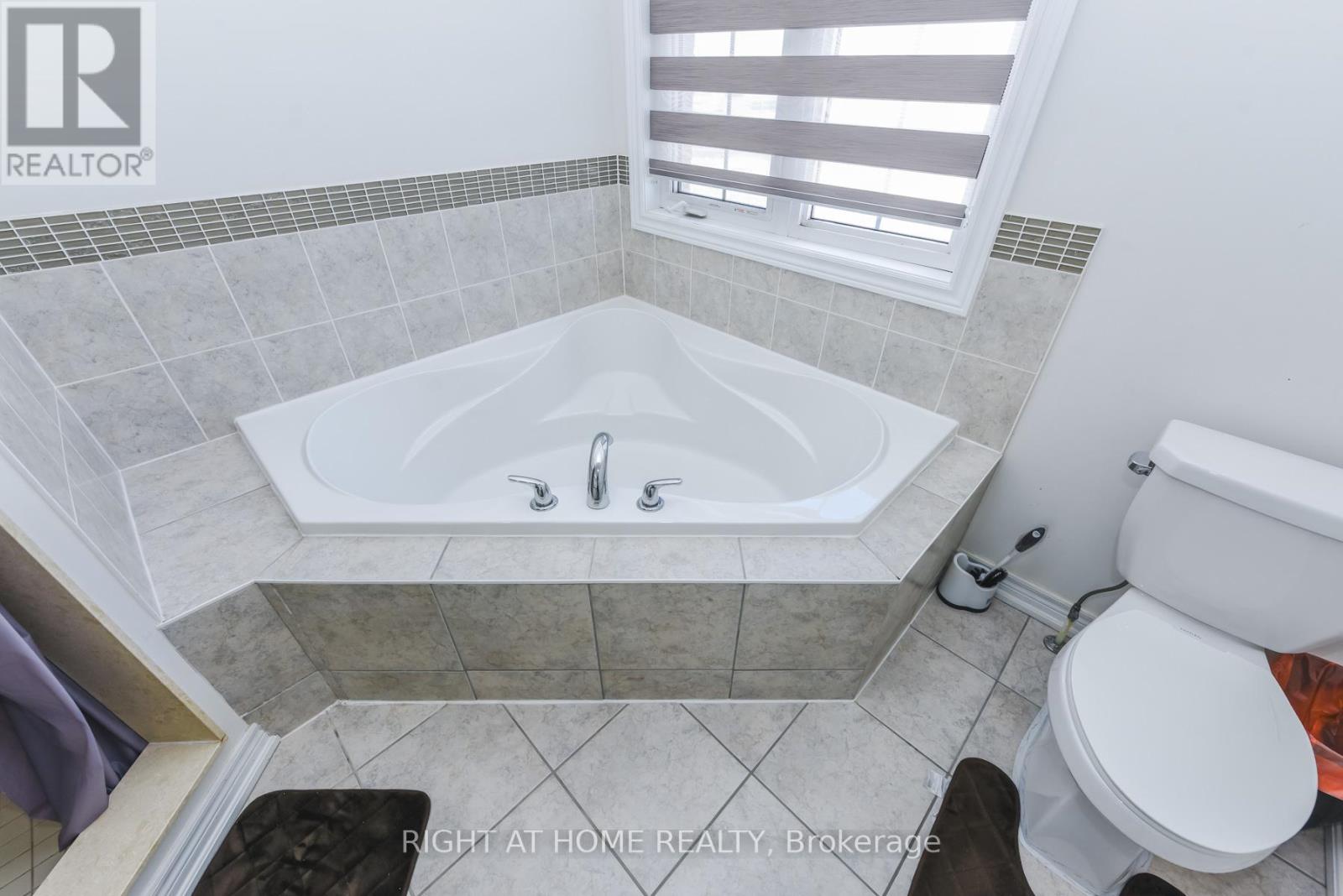 36 Spokanne Street, Brampton, Ontario  L6R 4A2 - Photo 31 - W12889974