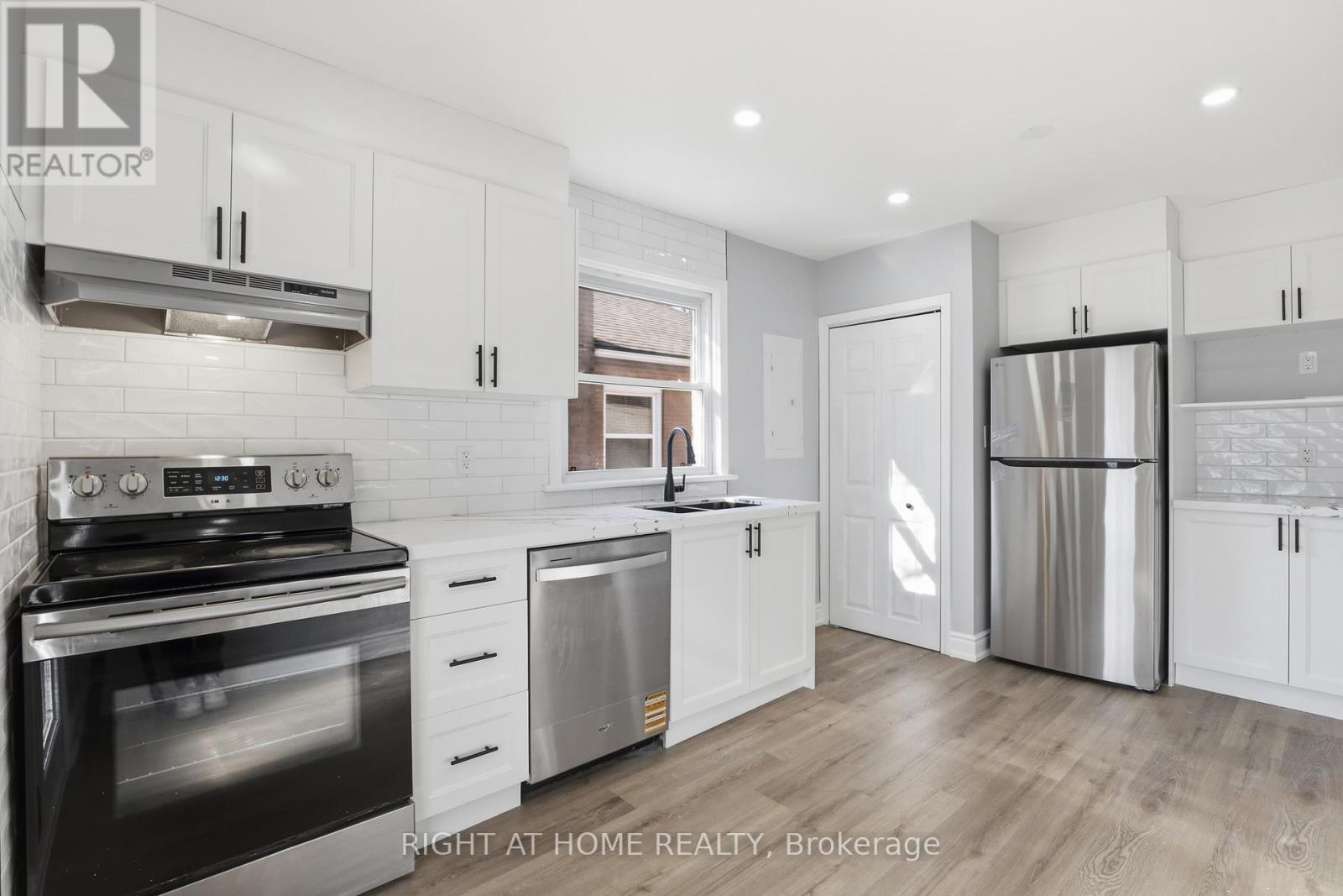 MAIN - 81 MACLENNAN AVENUE, Hamilton, Ontario