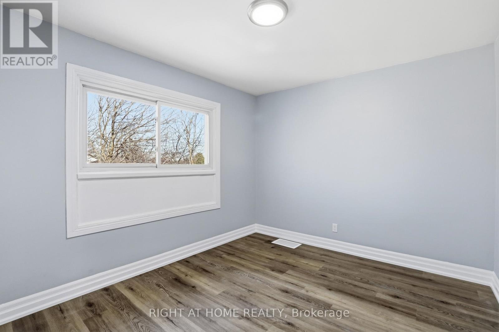 Main - 81 Maclennan Avenue, Hamilton, Ontario  L8V 1X5 - Photo 11 - X12889970