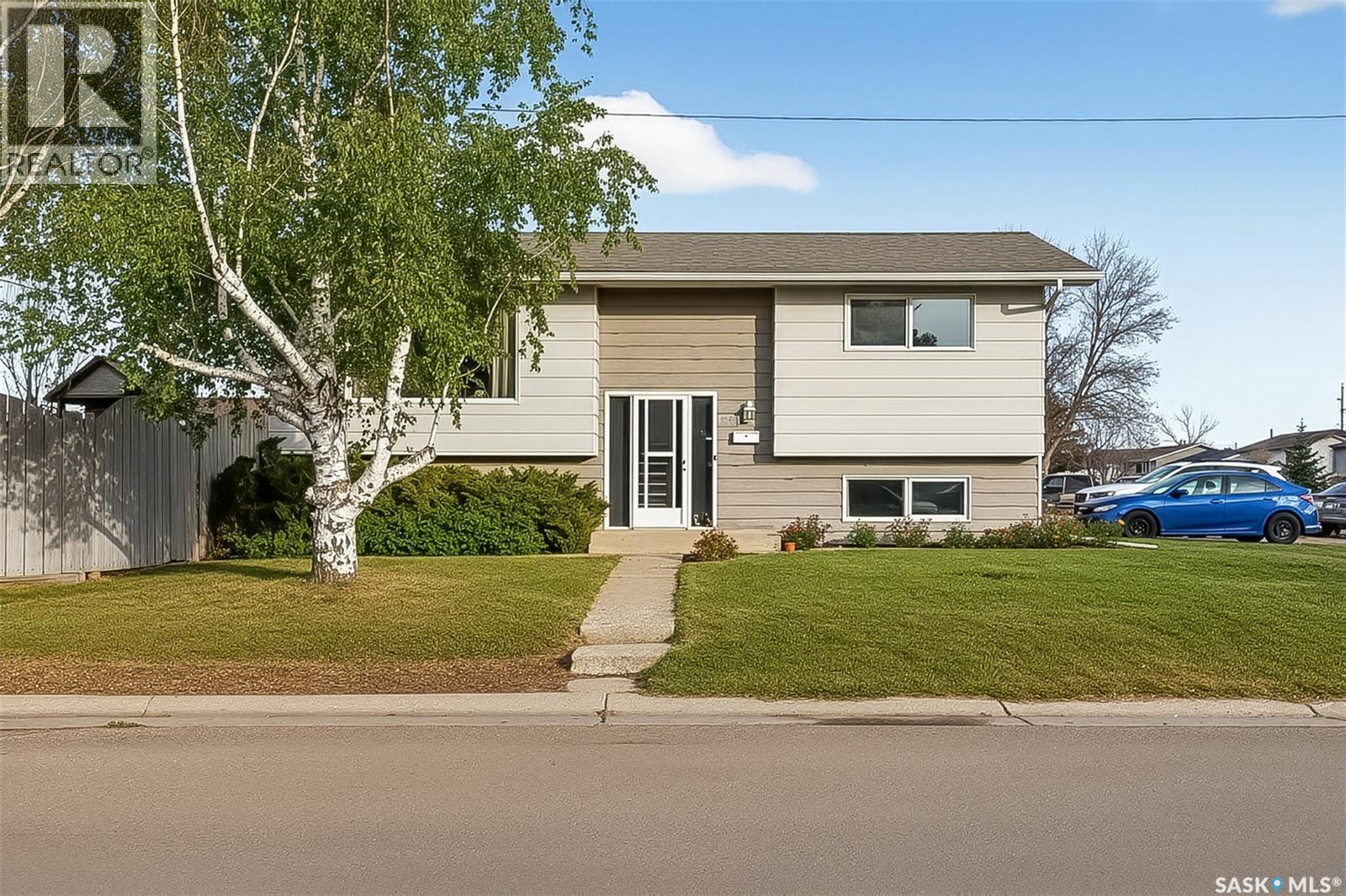 1351 14th Avenue Sw, Moose Jaw, Saskatchewan  S6H 0S9 - Photo 7 - SK028591