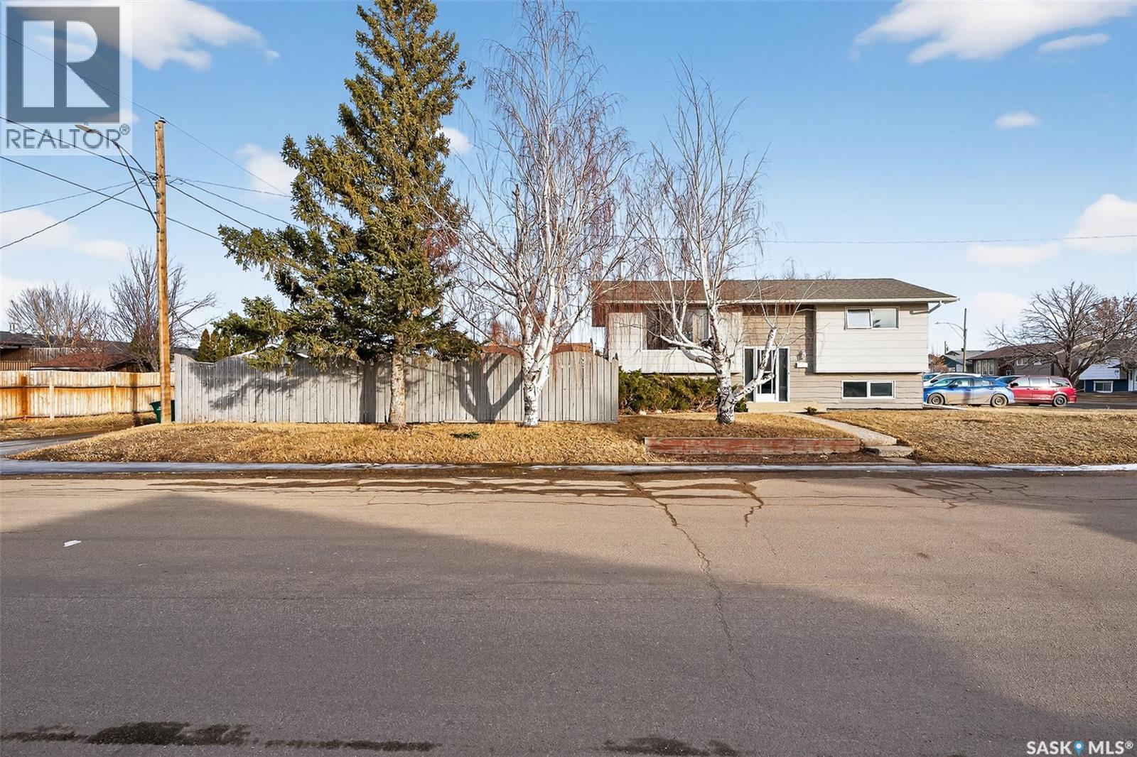 1351 14th Avenue Sw, Moose Jaw, Saskatchewan  S6H 0S9 - Photo 6 - SK028591