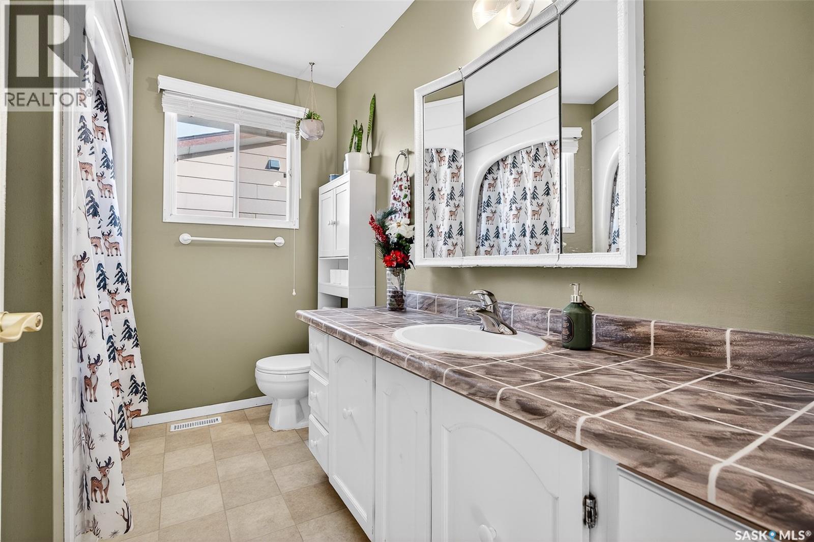 1351 14th Avenue Sw, Moose Jaw, Saskatchewan  S6H 0S9 - Photo 28 - SK028591