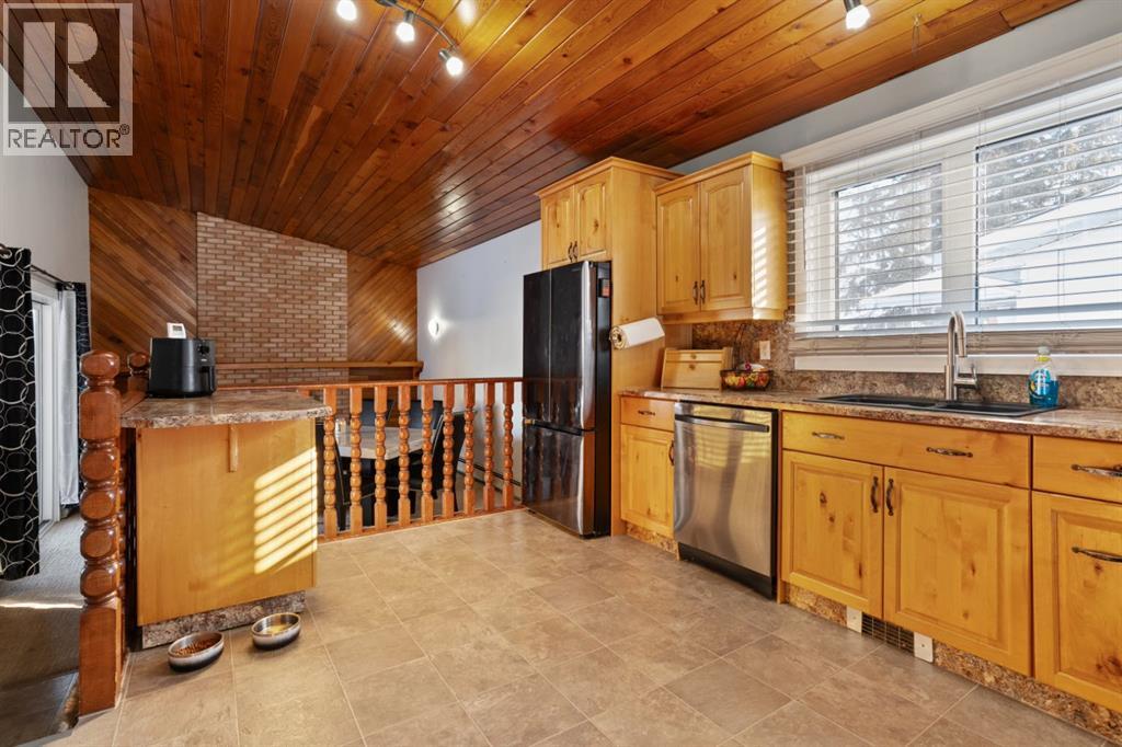 6310 43 Avenue, Camrose, Alberta  T4V 3M8 - Photo 7 - A2293554