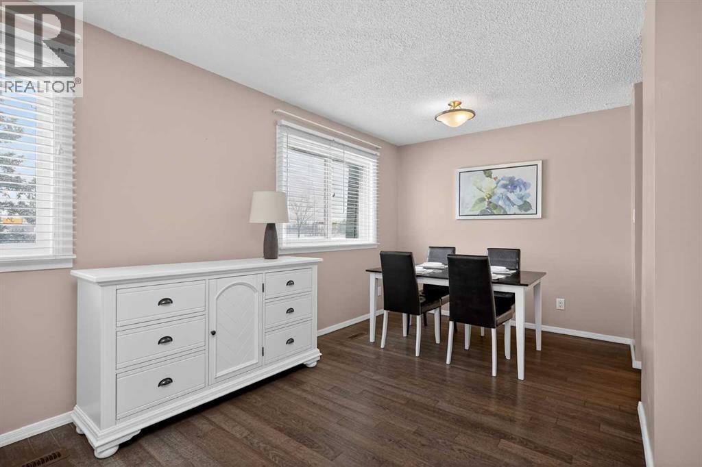 10304 Braeside Drive Sw, Calgary, Alberta  T2W 1B4 - Photo 8 - A2289559