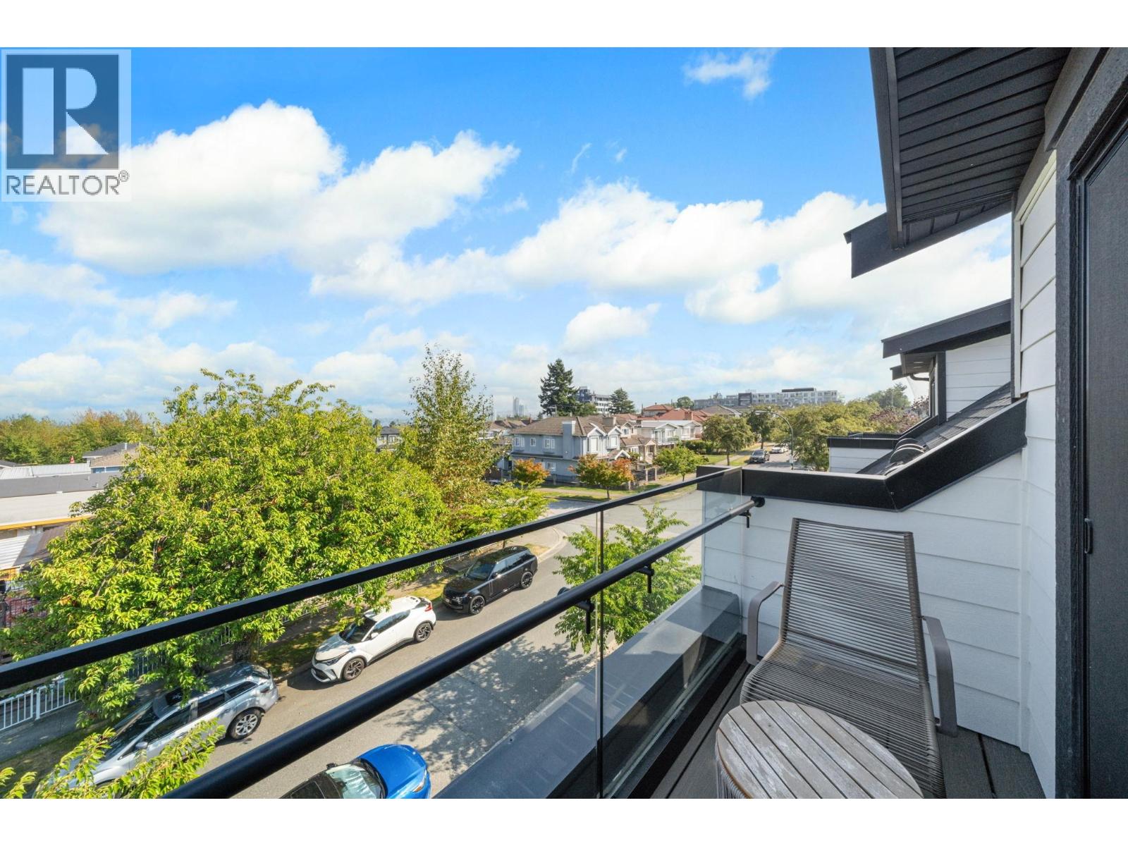 Listing Picture 25 of 38 : 3192 E 23RD AVENUE, Vancouver / 溫哥華 - 魯藝地產 Yvonne Lu Group - MLS Medallion Club Member