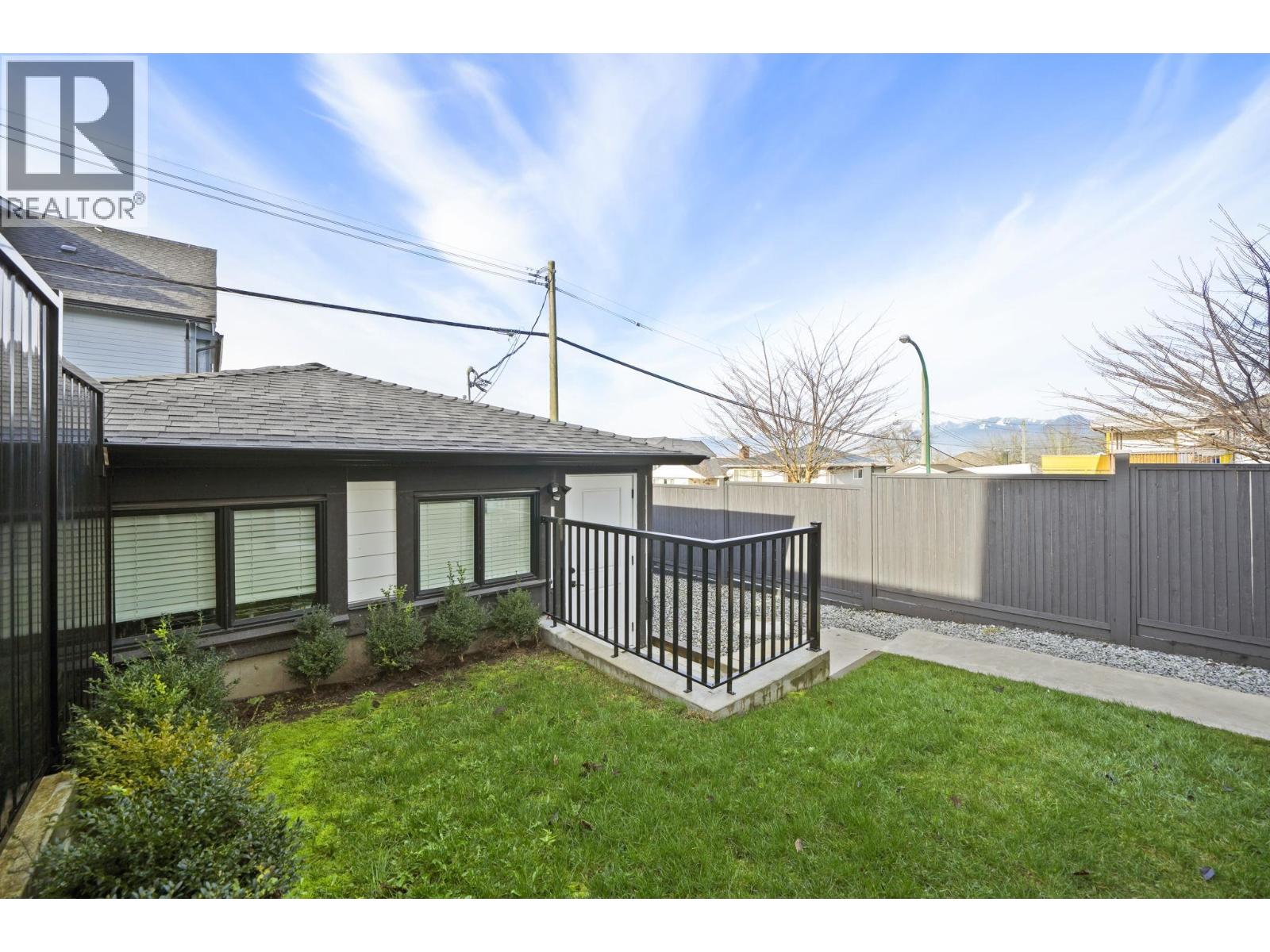 Listing Picture 32 of 38 : 3192 E 23RD AVENUE, Vancouver / 溫哥華 - 魯藝地產 Yvonne Lu Group - MLS Medallion Club Member
