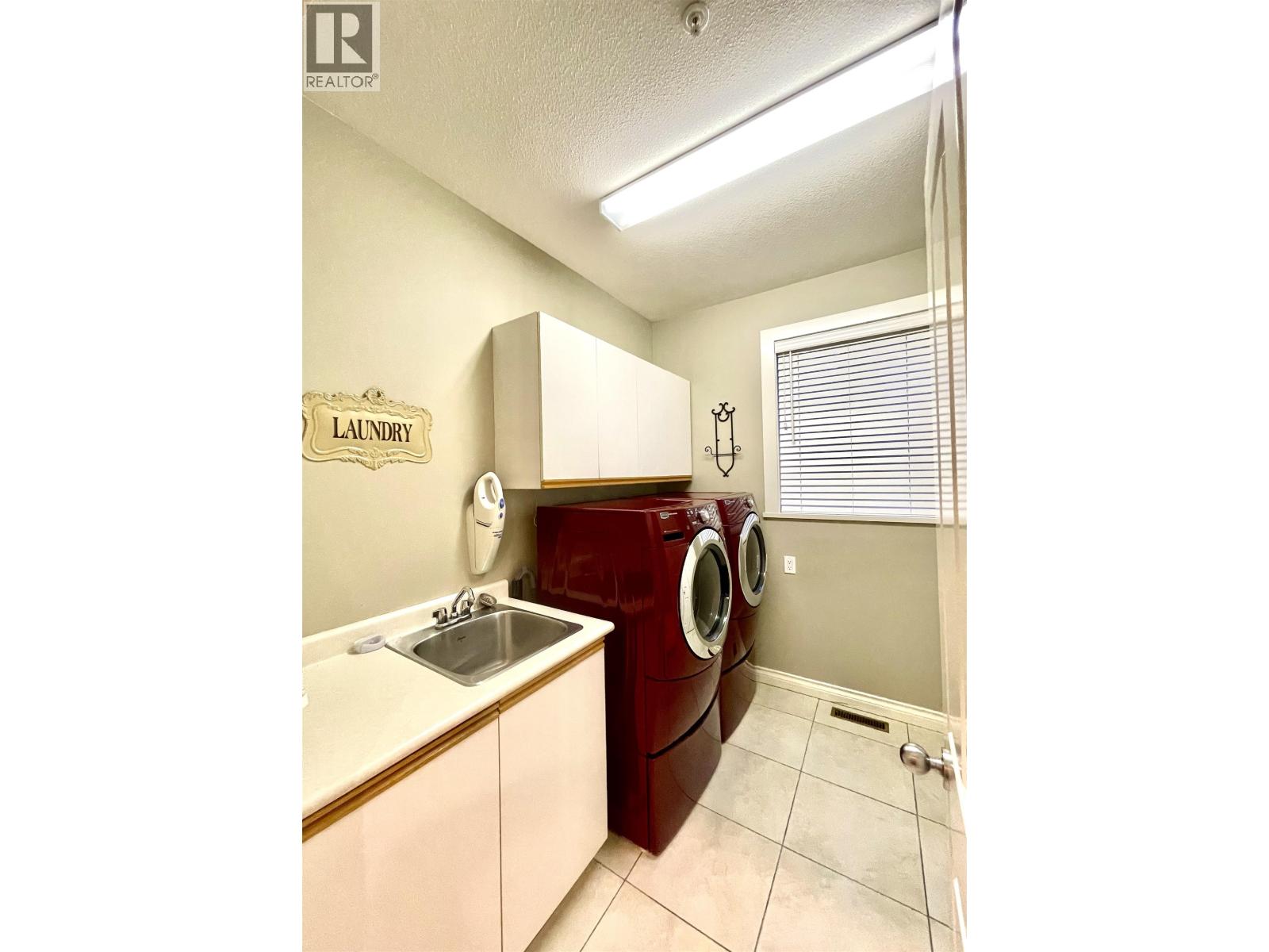 189 STONEGATE DRIVE
