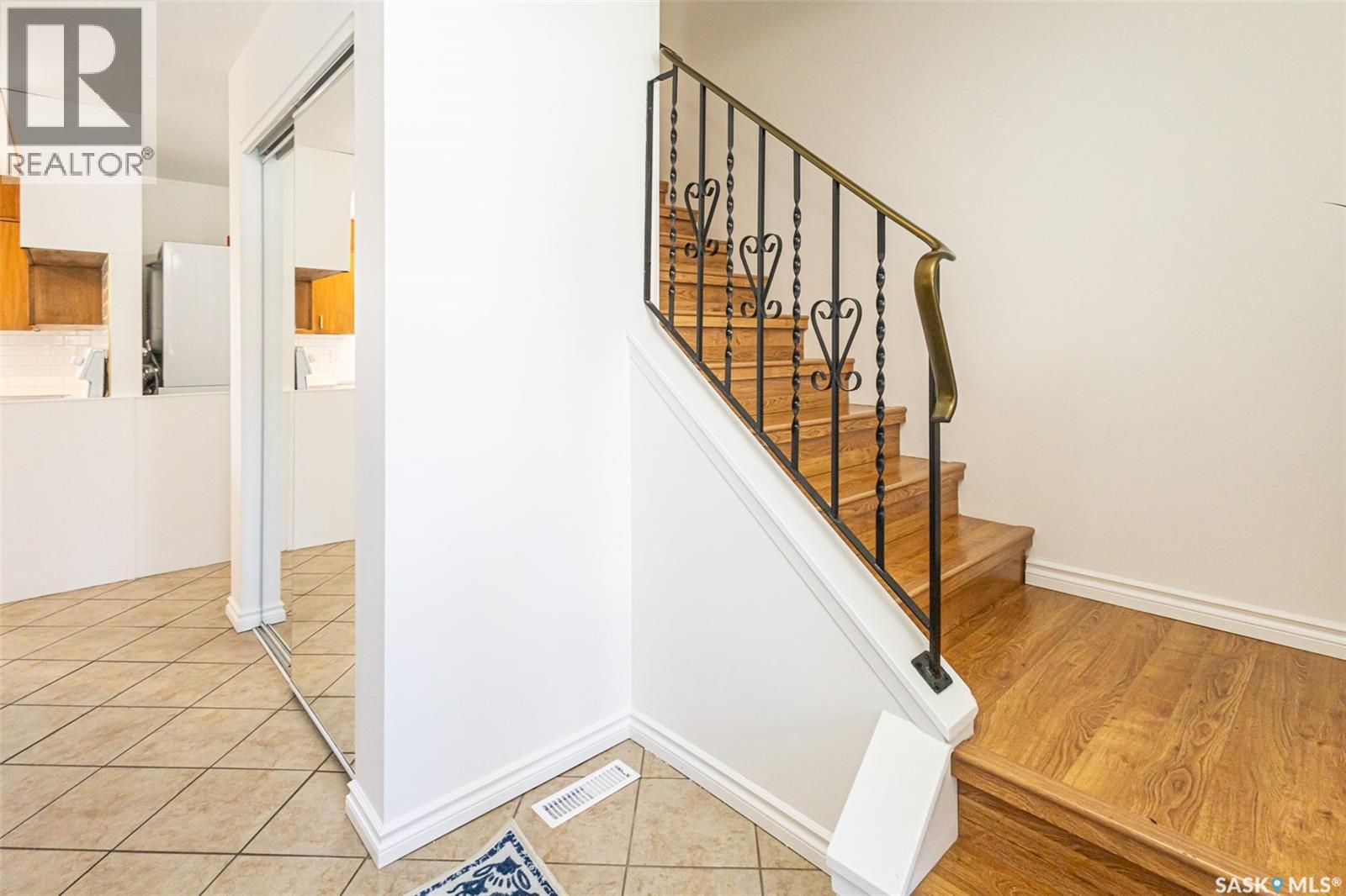 78 Degeer Crescent, Saskatoon, Saskatchewan  S7H 4P7 - Photo 3 - SK030570