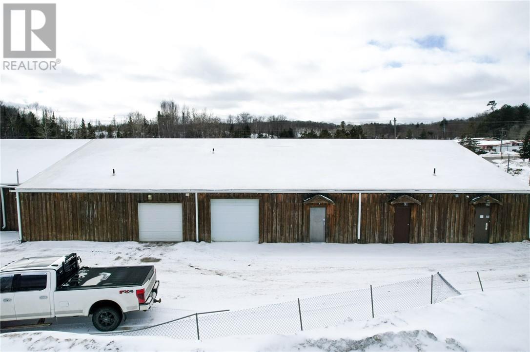 14 Oakland Boulevard, Elliot Lake, Ontario  P5A 2T1 - Photo 4 - 2126707