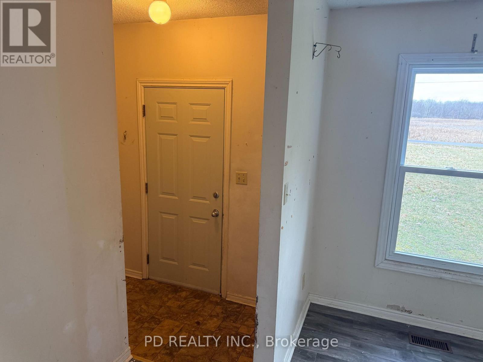 612 Hines Road, Haldimand (Dunnville), Ontario  N1A 2W7 - Photo 21 - X12890040