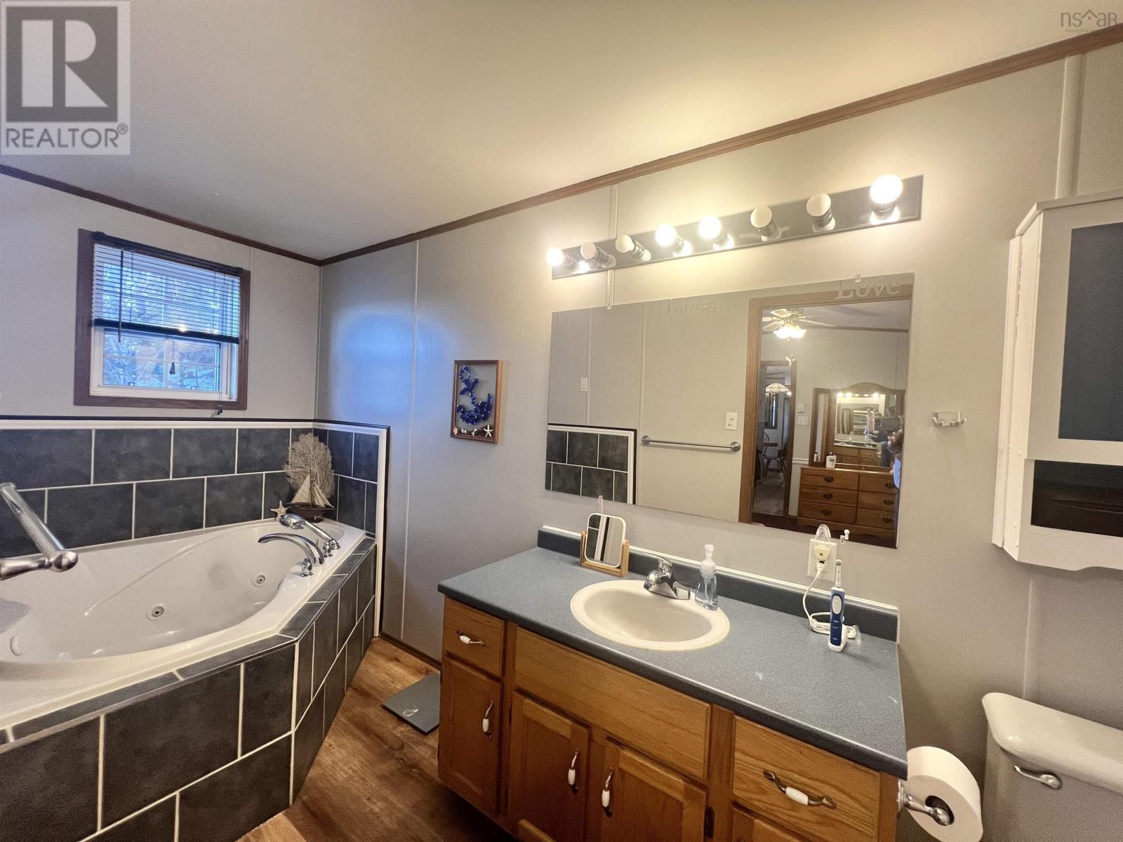 214 Parklane Drive, Lower Sackville, Nova Scotia  B4C 2X1 - Photo 13 - 202604143