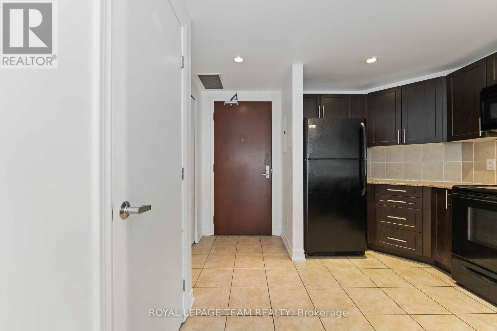1210 - 234 Rideau Street, Ottawa, Ontario  K1N 5X8 - Photo 3 - X12890002