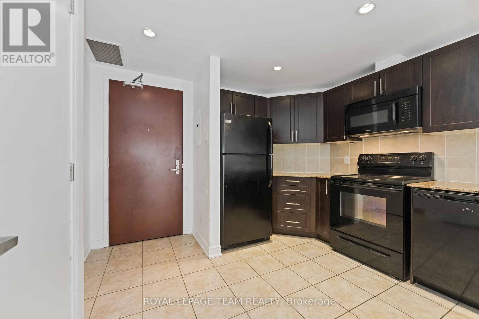 1210 - 234 Rideau Street, Ottawa, Ontario  K1N 5X8 - Photo 4 - X12890002