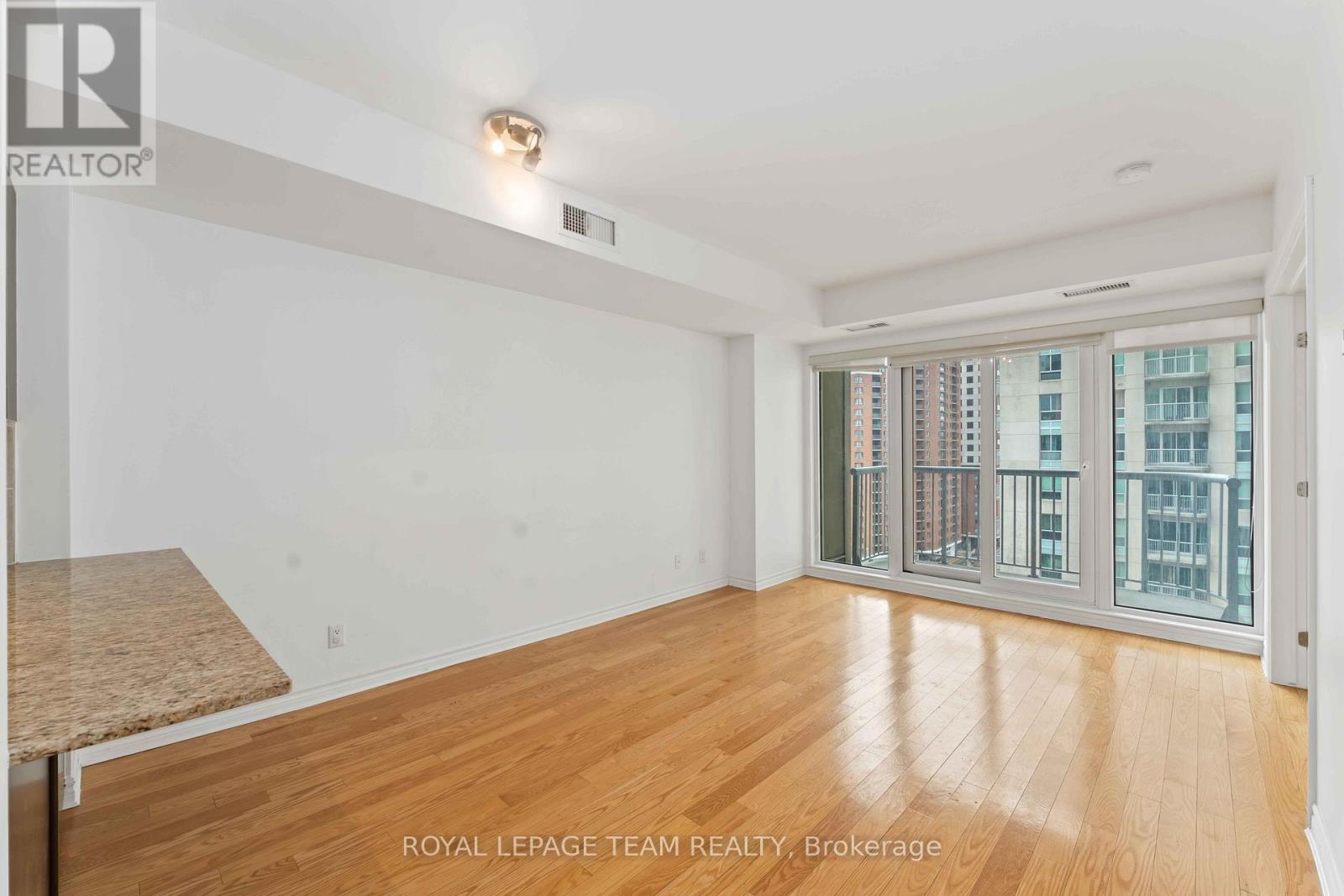 1210 - 234 Rideau Street, Ottawa, Ontario  K1N 5X8 - Photo 5 - X12890002