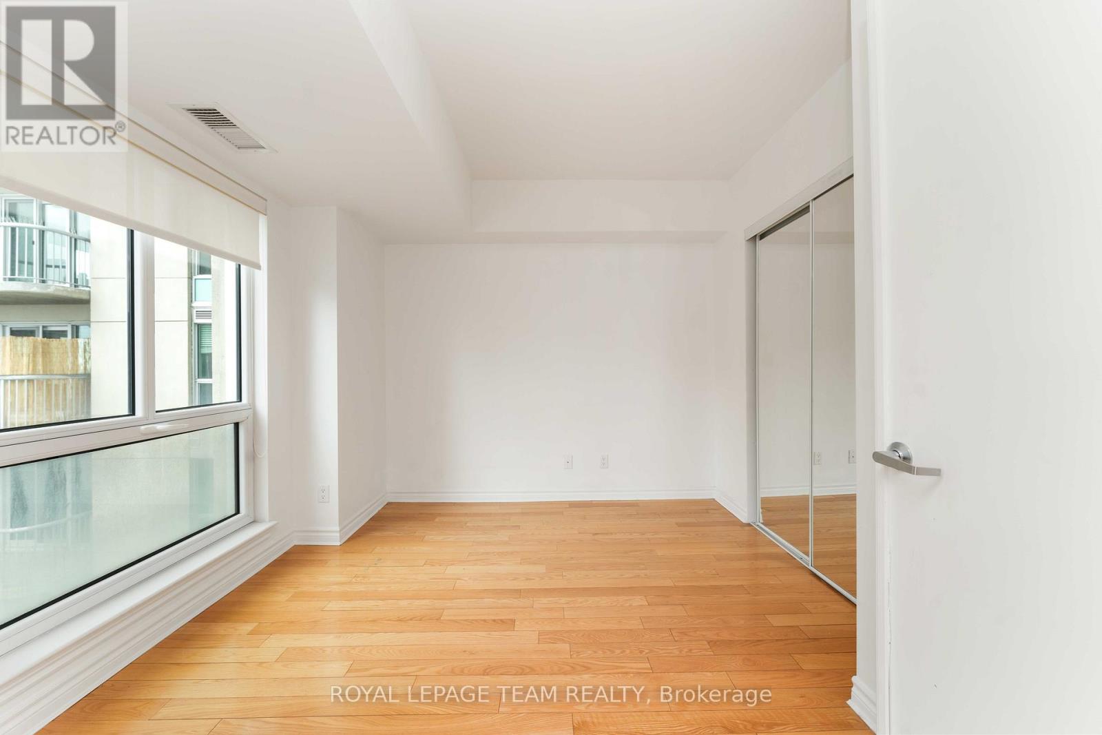 1210 - 234 Rideau Street, Ottawa, Ontario  K1N 5X8 - Photo 9 - X12890002