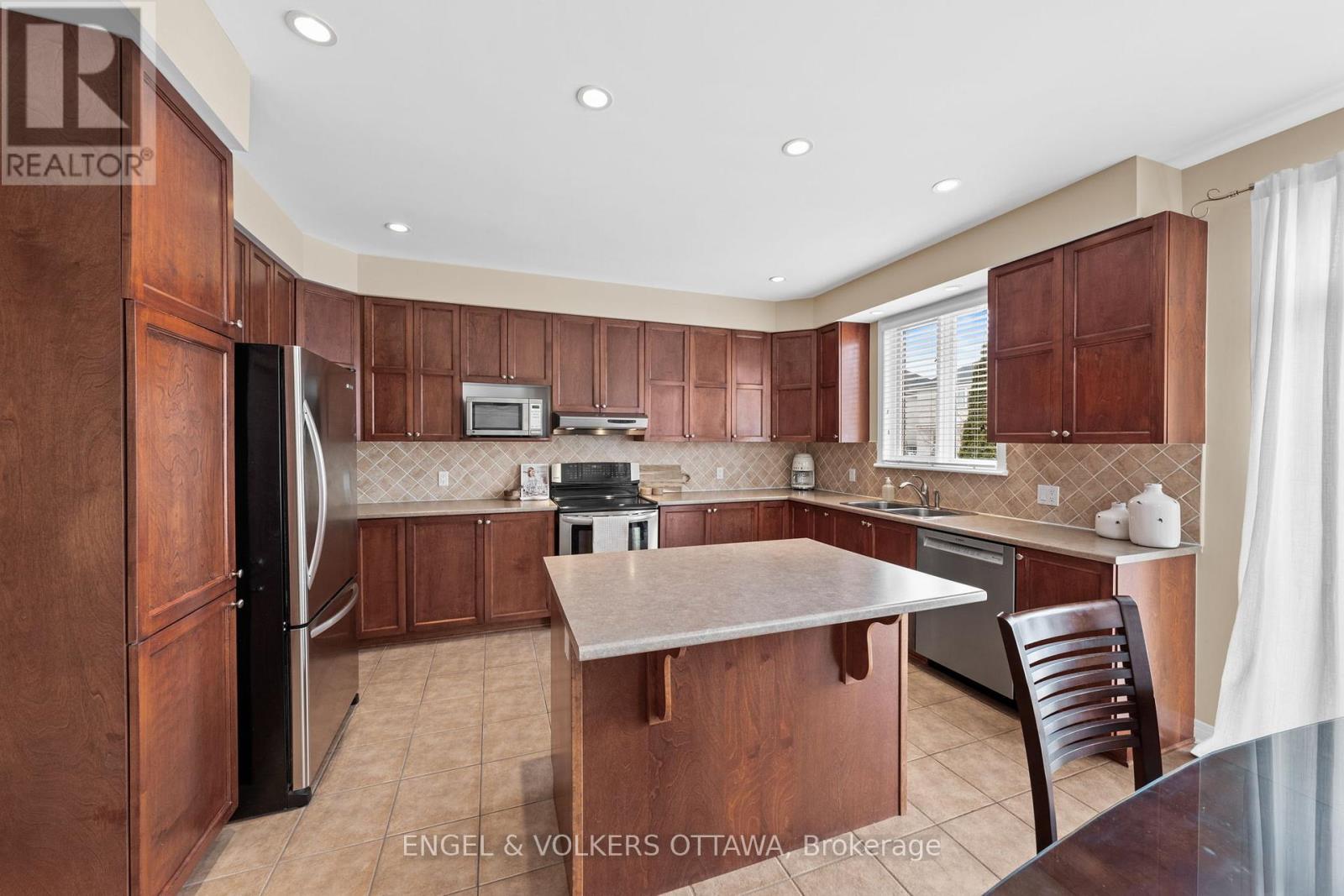 113 Maple Stand Way, Ottawa, Ontario  K2G 6R3 - Photo 14 - X12890042