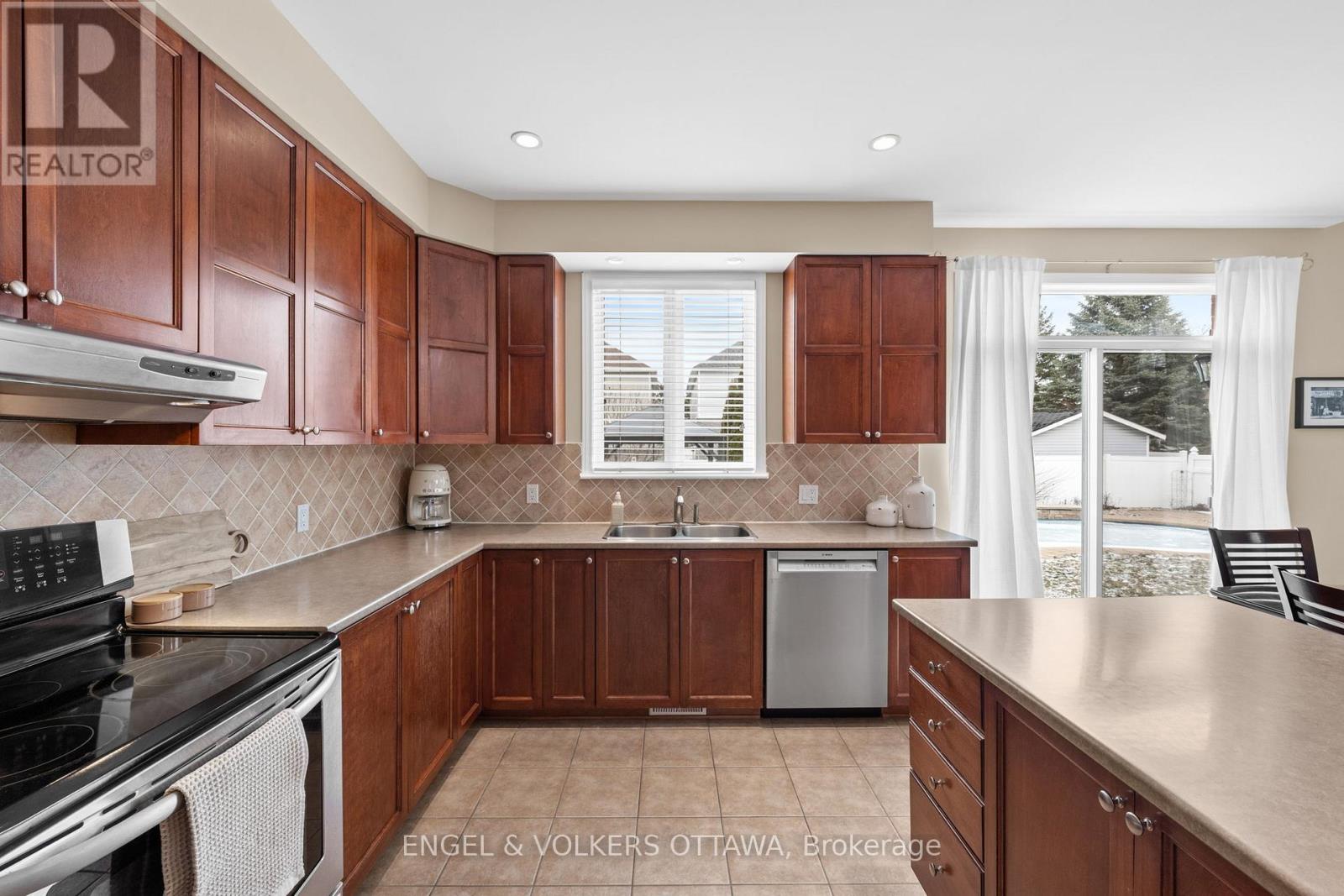 113 Maple Stand Way, Ottawa, Ontario  K2G 6R3 - Photo 15 - X12890042