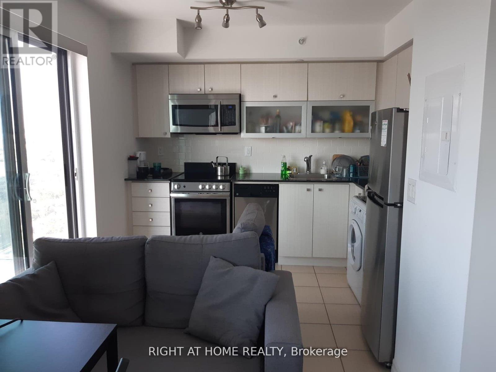 2803 - 275 Yorkland Road, Toronto (Henry Farm), Ontario  M2J 0B4 - Photo 5 - C12890008