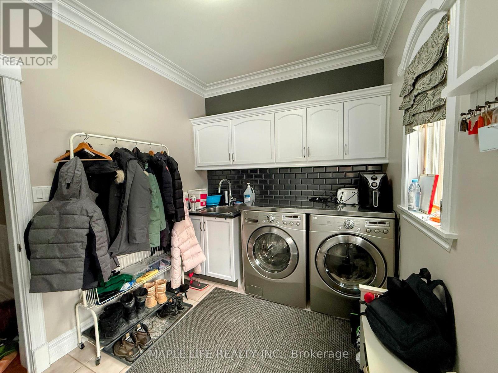 624 Amberwood Crescent, Pickering, Ontario  L1V 3T9 - Photo 8 - E12890006