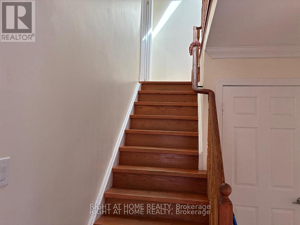 29 Roxanne Crescent, Toronto (Milliken), Ontario  M1V 4J5 - Photo 6 - E12890028