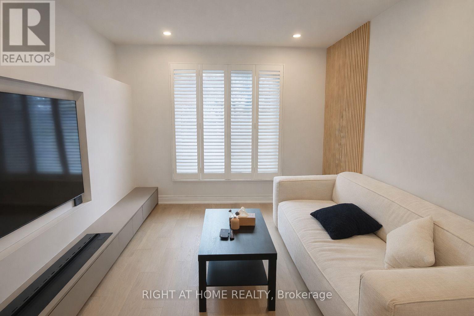 27 Patna Crescent, Vaughan, Ontario  L6A 1N6 - Photo 4 - N12889998