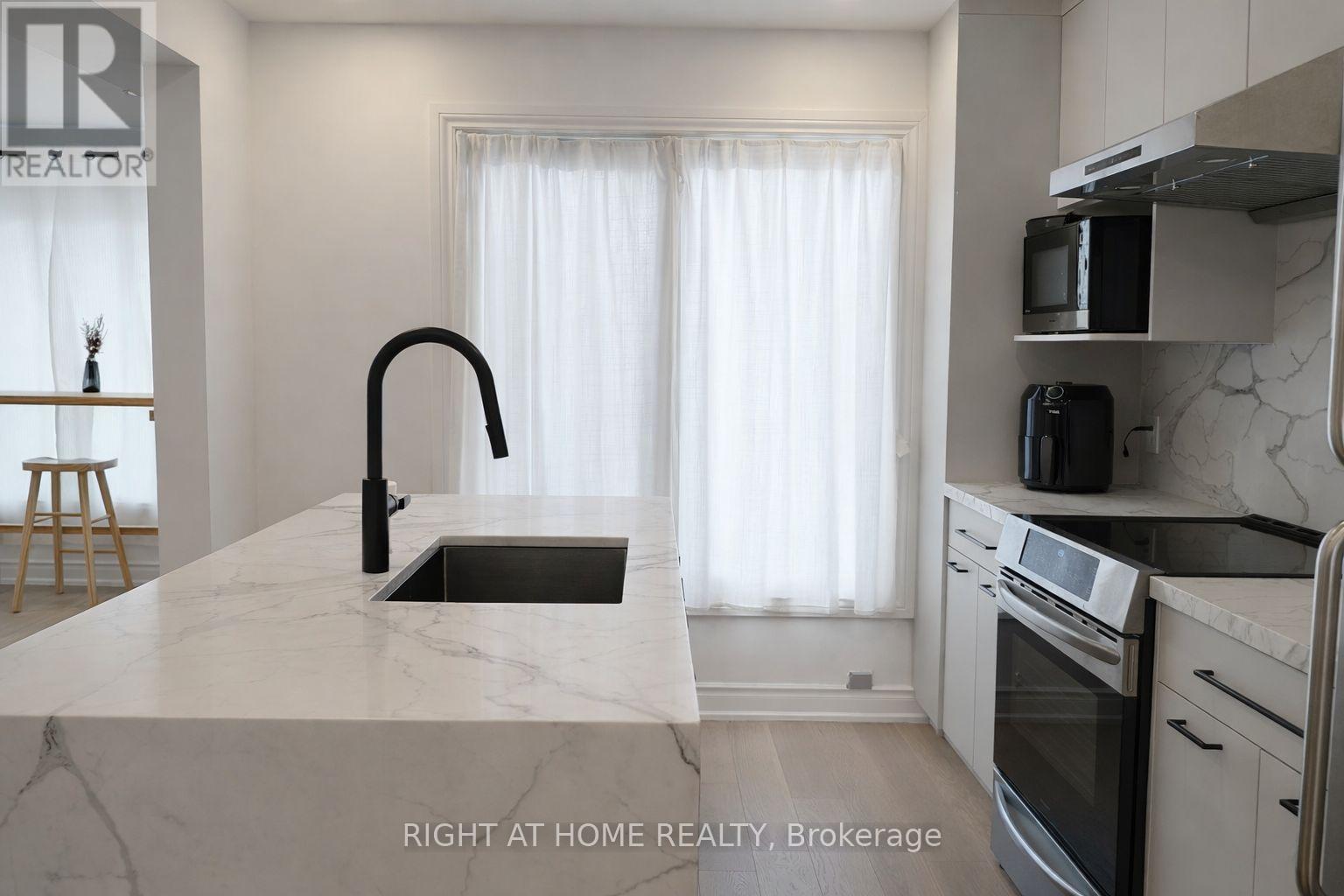 27 Patna Crescent, Vaughan, Ontario  L6A 1N6 - Photo 7 - N12889998