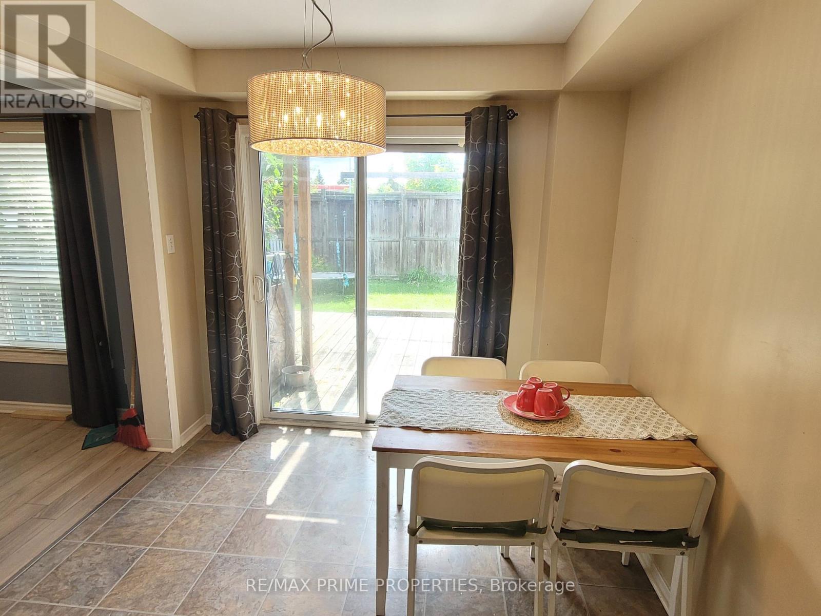 124 Glasgow Crescent, Georgina, Ontario  L4P 4B1 - Photo 4 - N12890058