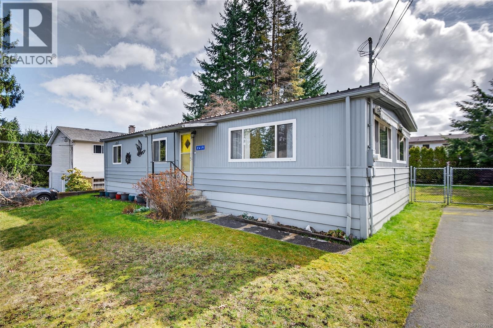 2619 Ulverston Ave, Cumberland, British Columbia  V0R 1S0 - Photo 2 - 1029099