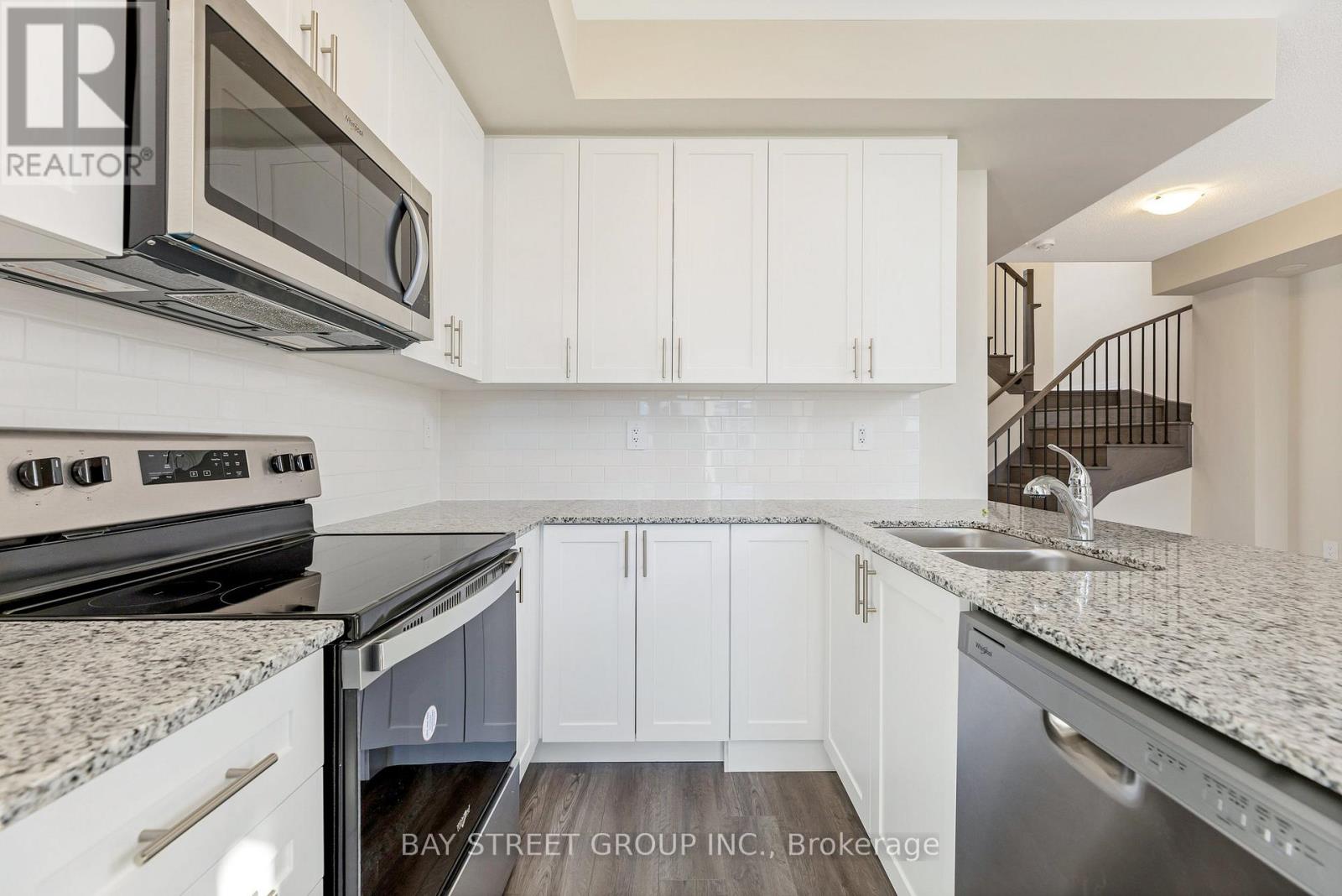 111 - 1573 Rose Way, Milton (Cb Cobban), Ontario  L9E 1N4 - Photo 6 - W12890010