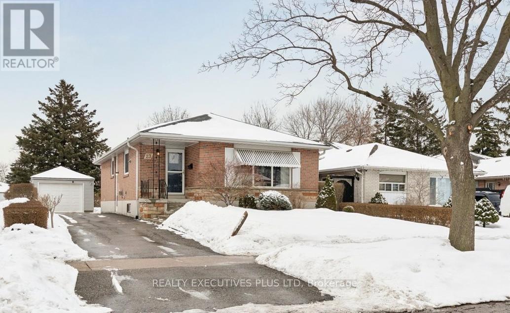 23 HELMSDALE CRESCENT, Toronto, Ontario