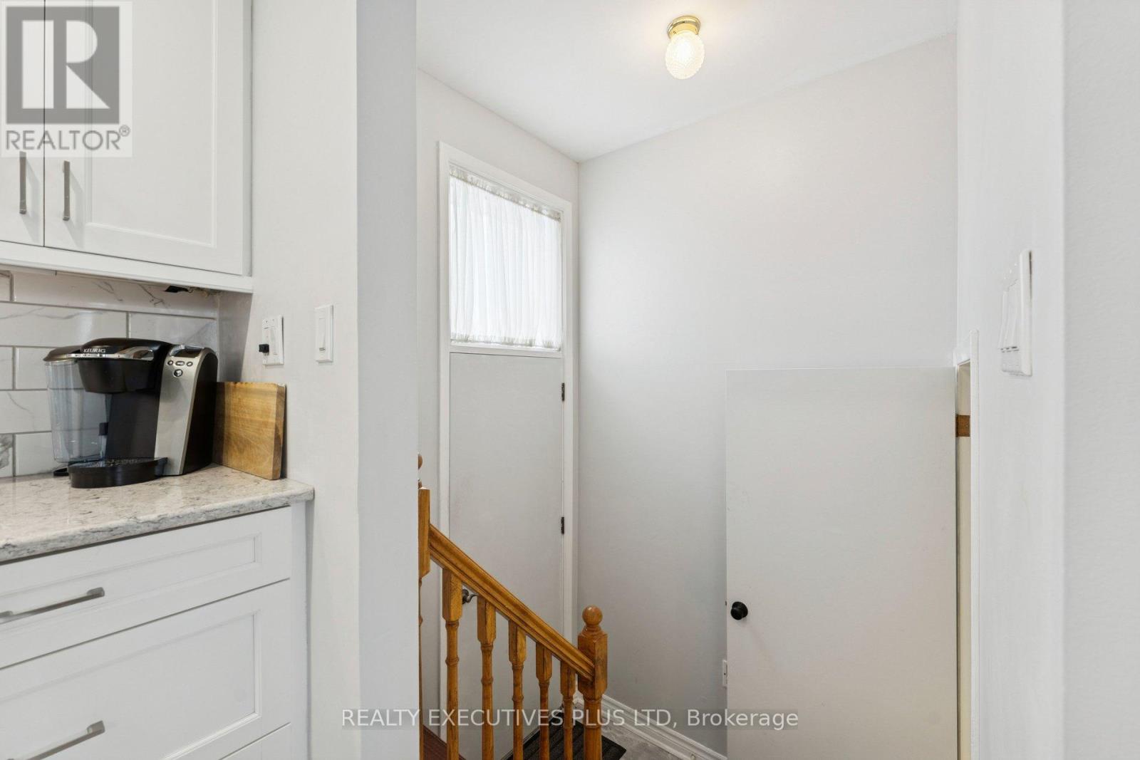 23 Helmsdale Crescent, Toronto (West Humber-Clairville), Ontario  M9V 3X8 - Photo 14 - W12890038