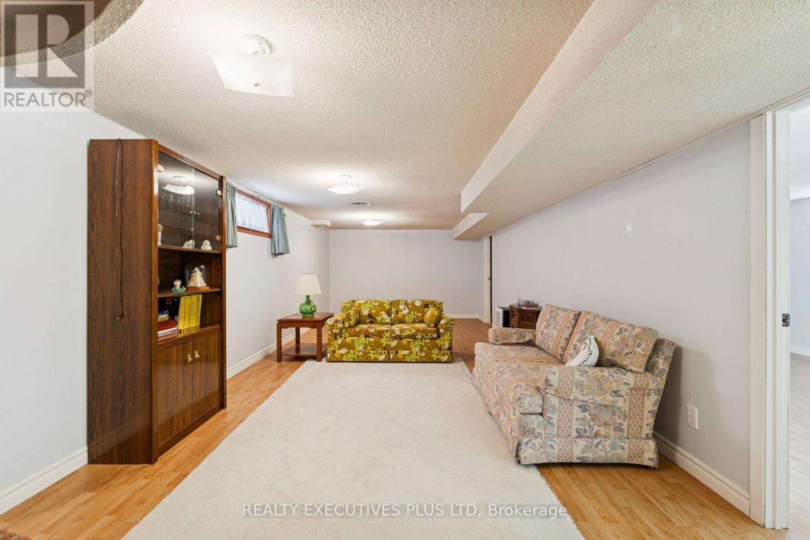 23 Helmsdale Crescent, Toronto (West Humber-Clairville), Ontario  M9V 3X8 - Photo 16 - W12890038
