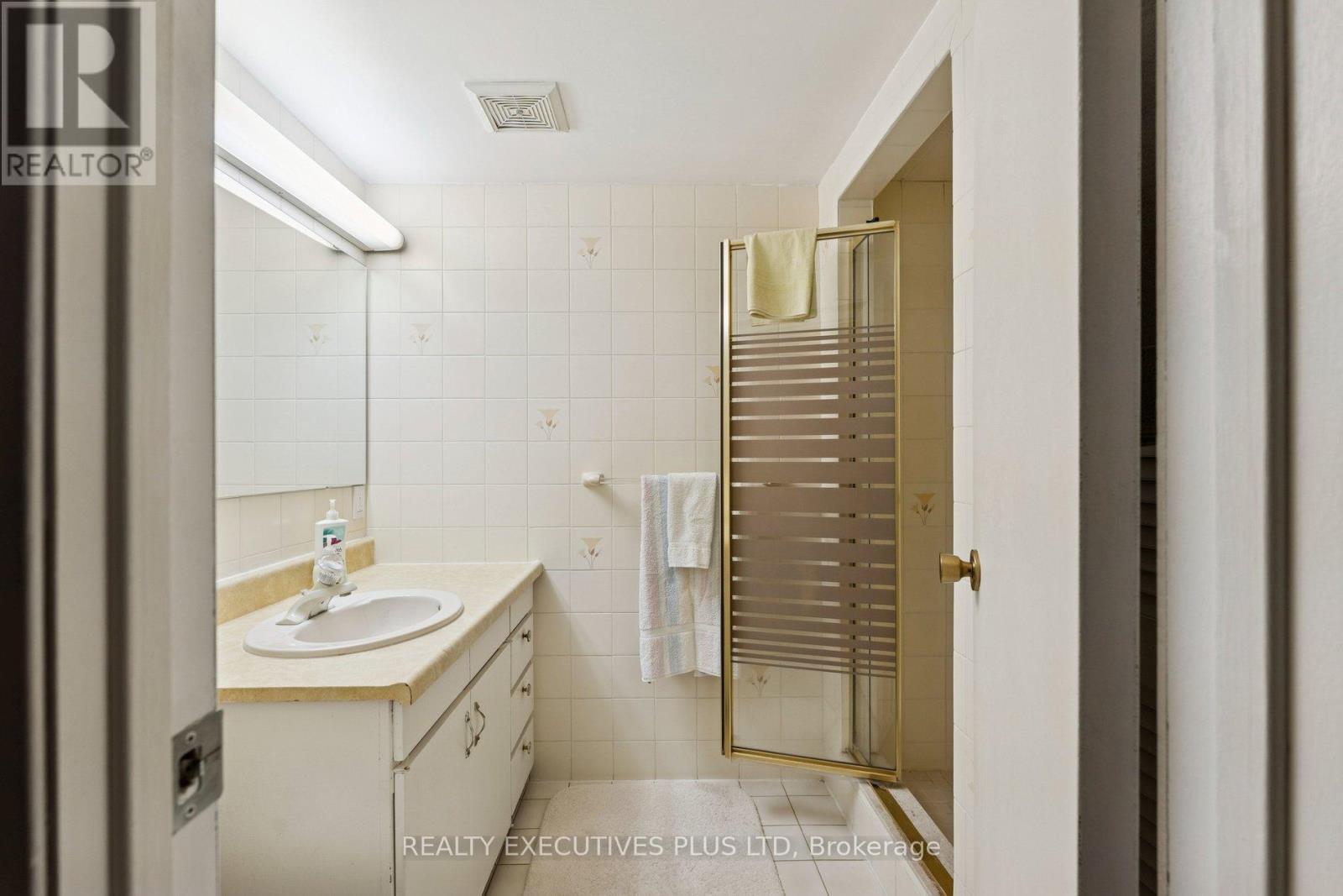 23 Helmsdale Crescent, Toronto (West Humber-Clairville), Ontario  M9V 3X8 - Photo 17 - W12890038